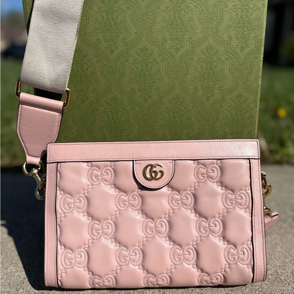 Gucci Blush Pink Shoulder Bag with Gold Chain - Picture 6 of 9